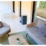 Les Gregoriennes T2 Climatise Centre-terrasse-parking-wifi شقة Hyères