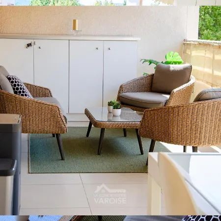 Les Gregoriennes T2 Climatise Centre-terrasse-parking-wifi 히에레