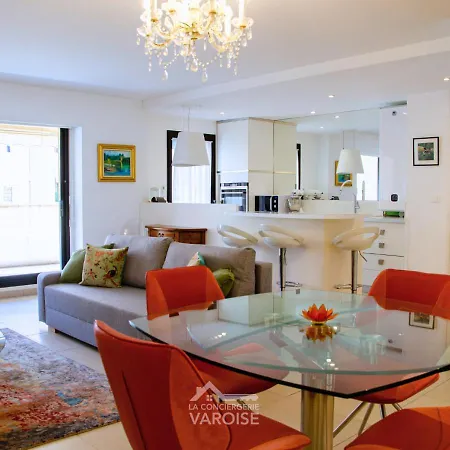 Les Gregoriennes T2 Climatise Centre-terrasse-parking-wifi Apartment Hyeres