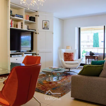 Les Gregoriennes T2 Climatise Centre-terrasse-parking-wifi 히에레